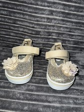 Wonder Nation gold glitter girls tie sneaker size 3