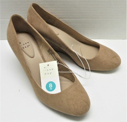 wide width tan heels