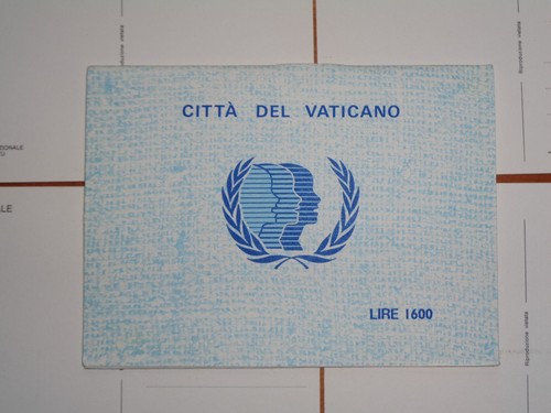 c1980s Lot of 15 POSTCARDS in Four Vatican City Issued Folders — unused - Picture 2 of 12