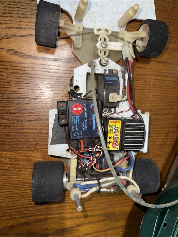 Vintage Corvette Electric RC 1/10th Scale PARTS / REPAIR With Controllers - Image 2 of 4