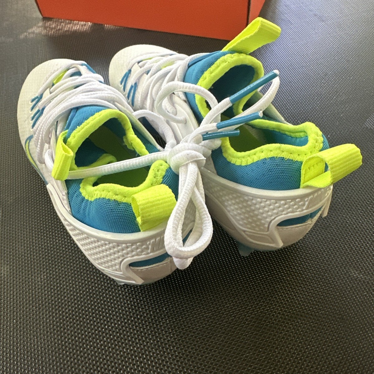 Nike Huarache 9 Elite Low LAX SE \'Vivid Blue Volt\' FV6147-100 size 13 Size 8.5 - Nike Huarache 9 Elite LAX SE Low Vivid Blue Volt  main image 3