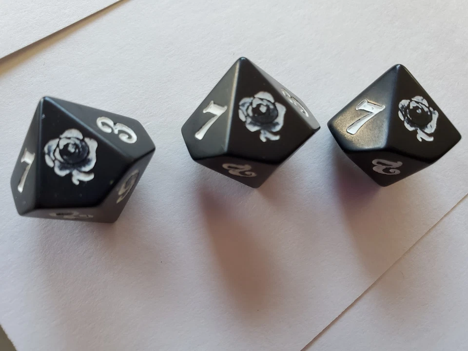 Raro Dados Chessex Vampiro La Mascarada d10 x3 Fuera de Uso D&D RPG Negro con Rosa Blanca Foto 3 de 4