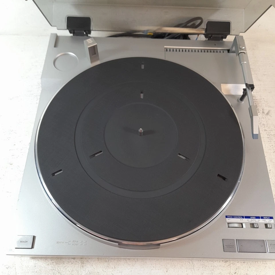 JVC L-E3 Linear Tracking Direct Drive Turntable Tested And Working - Image 2 of 4