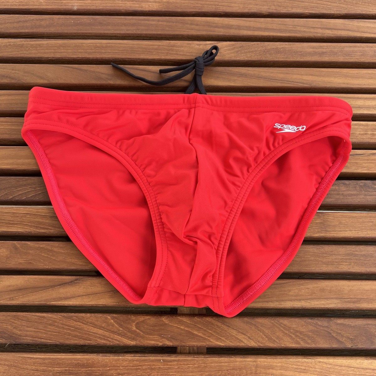 Speedo Men Red solar swim brief bikini Swimwear size 30 32 34 36