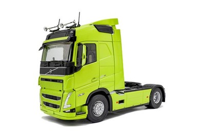 Volvo FH16 Globetrotter XL Zugmaschine 2023 neon grün Modellauto 1:24 Solido