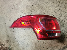 Rückleuchte Rücklicht  links außen  AV11-13405-AG  Ford B-Max  Bj. 2013