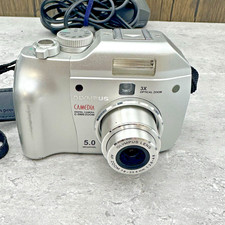 Olympus Camedia C-5000 Zoom 5.0MP Compact Digital Camera Silver