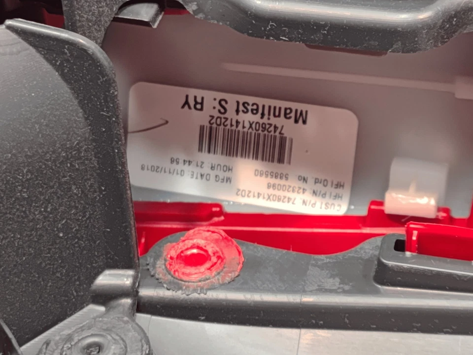 Toyota Camry 2018 lado del conductor trasero interior panel de puerta cubierta roja *LB30* OEM Foto 4 de 4