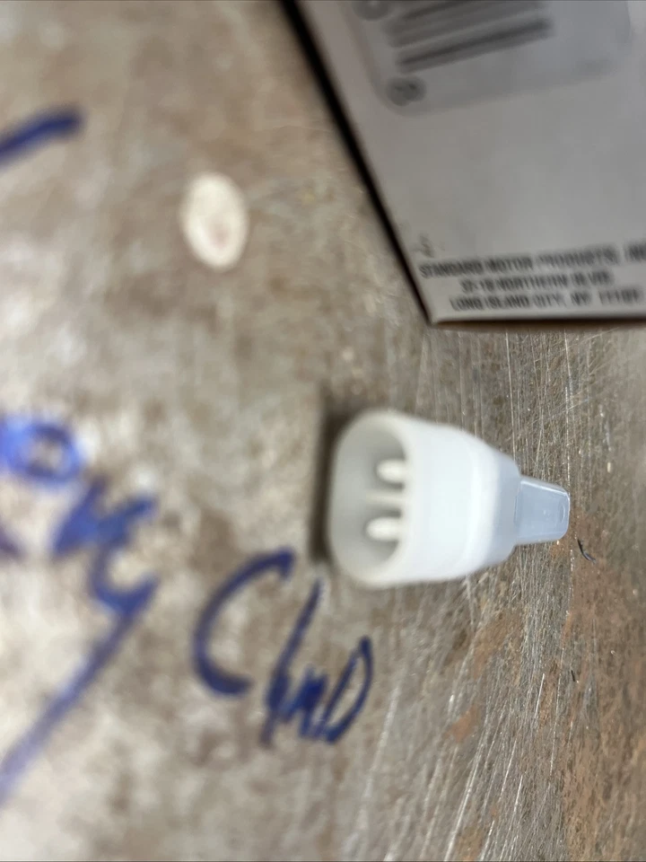 Engine Coolant Level Sensor fits 1992-2005 Pontiac Sunfire Grand Am STANDARD MO - Изображение 2 из 2