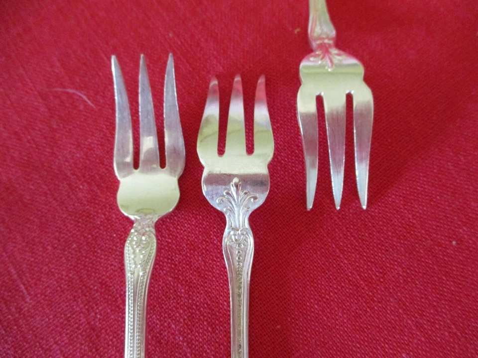 (12) Tenedores de mariscos Gorham Silverplate, 1896 Winthrop # 11 Foto 3 de 4