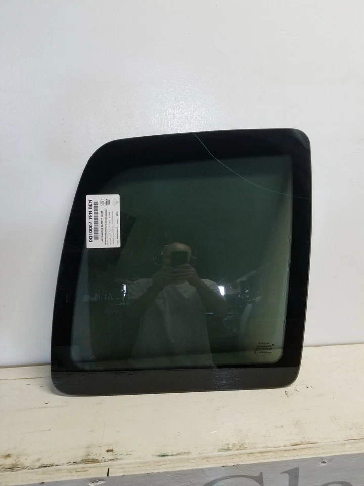 2002-2004 JEEP LIBERTY RIGHT PASSENGER SIDE QUARTER GLASS OEE WINDOW  Foto 3 de 4