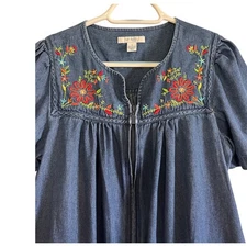 Go Softly Patio Retro Denim Dress with Floral Embroidery Size Small 100% Cotton