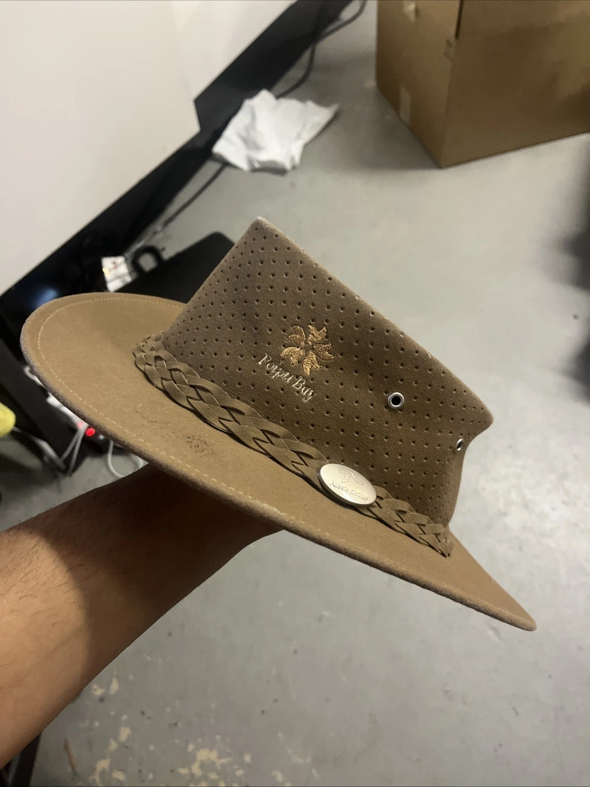 Aussie Chiller Hat XL Tan Faux Suede Braided Band Golf Sun Soakable Poipu Hawaii
Opens in a new wind
