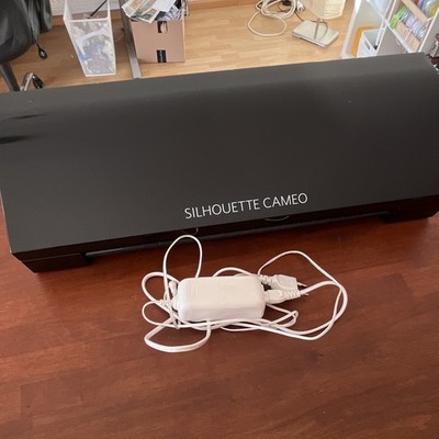 Silhouette Cameo 3 Plotter/Schneideplotter schwarz mit Netzteil