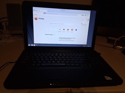 Lenovo G550 Model 2958 2G RAM, 500GB HD With Linux, Runs Windows Apps