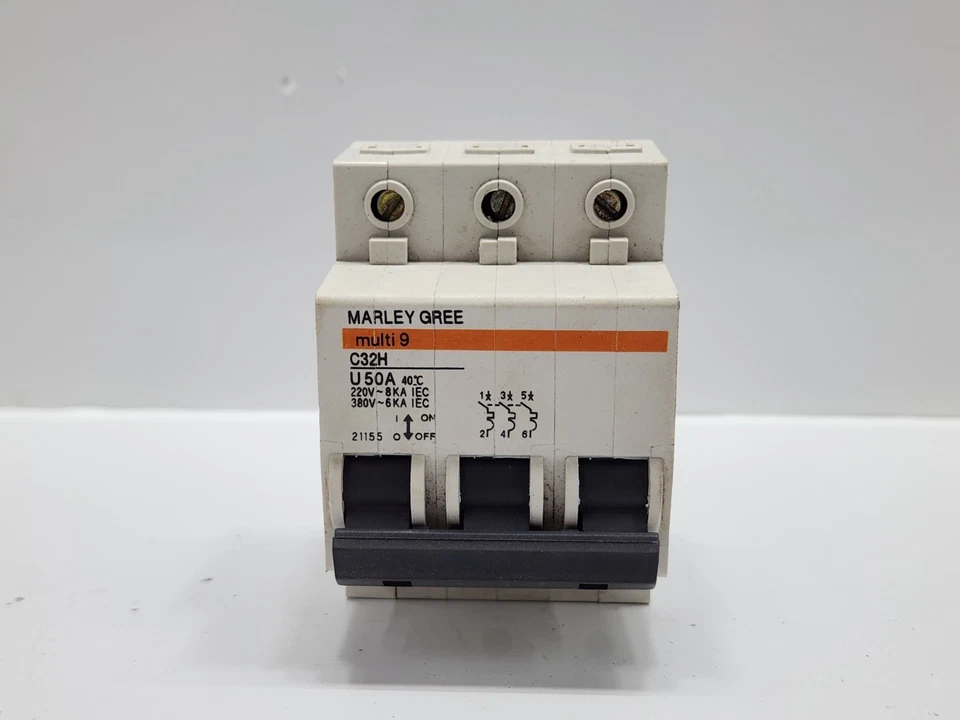 INTERRUPTOR DE CIRCUITO MINIATURA MARLEY MULTI 9 C32H Foto 2 de 4