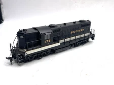 Life-Like Proto 2000 Southern GP18 Locomotive #175 *Needs New Gears*; VIDEO!
