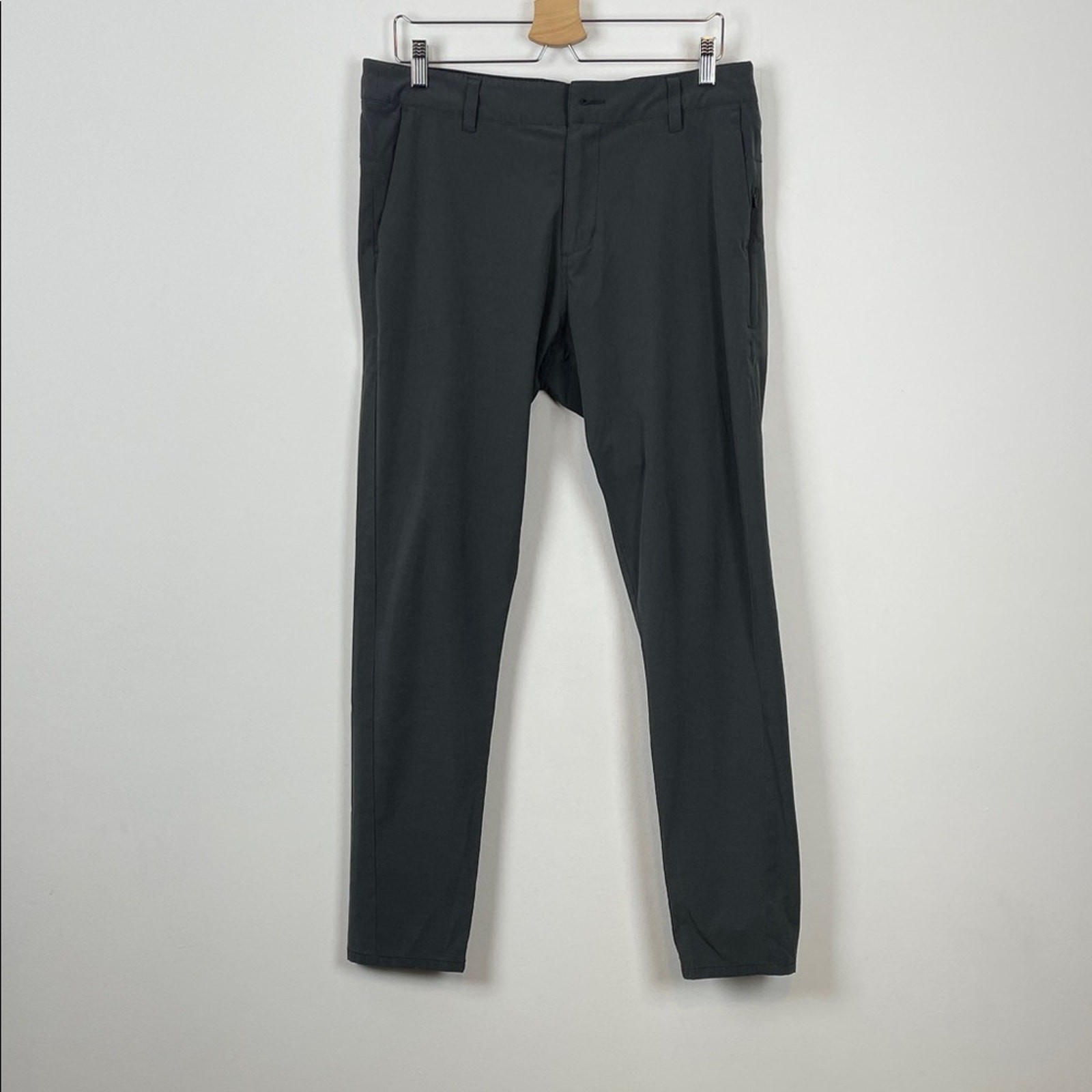 Vuori Flat Front Aim Technical Performance Men's … - image 1