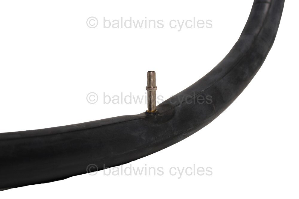 Chambre à Air Vélo 700c IMPAC 28 Slim - Valve Schrader - Pour Pneu 28/32-622/630 - Caoutchouc