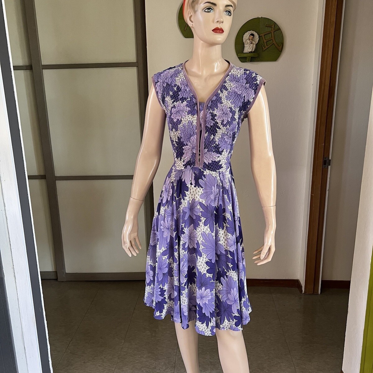 vintage purple floral dress VINTAGE GARDEN PARTY FLORAL PRINT PLEATED SURPLICE NECKLINE SILKY TAFF   Vintage Clothing & Fashions