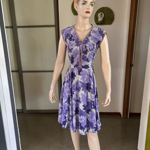 1950s Vintage Cold Rayon Floral Dress With A Quil… - image 1