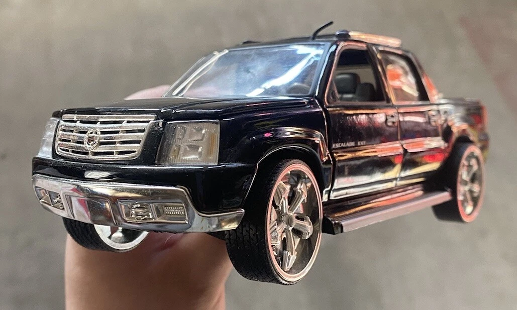 Preços baixos em 1:24 Cadillac Caminhões de Captação de metal