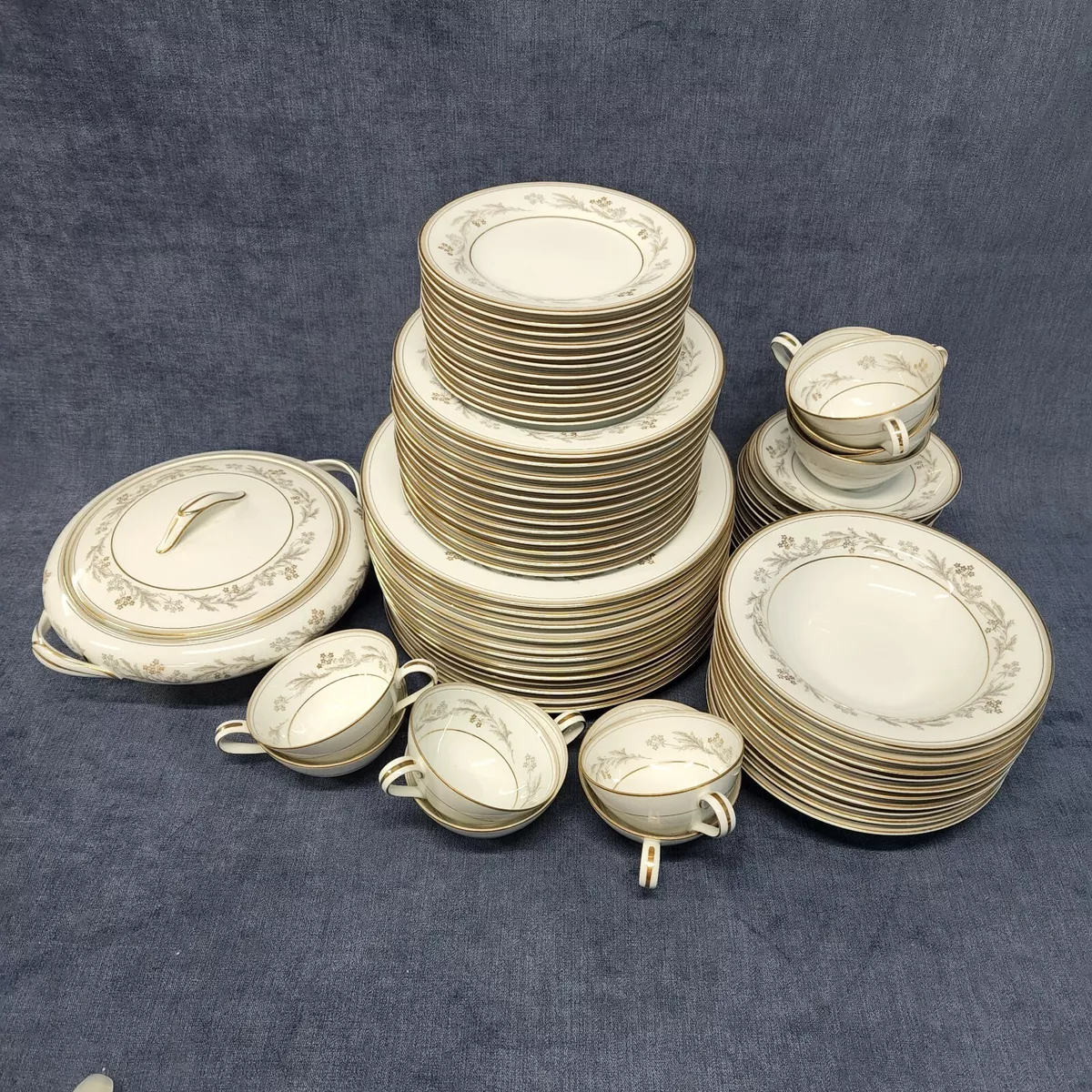 Dinner set sale noritake