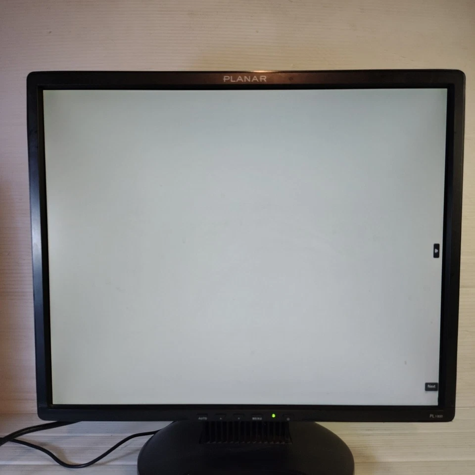 Planar 19" LCD Monitor 1280 x 1024 w/ VGA Cord & Power Supply - PL1900 - Image 3 of 4
