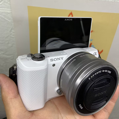 Sony Alpha a5000 Mirrorless Digital Camera w/16-50mm Lens White