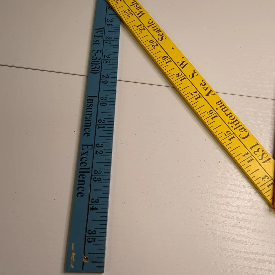 Memorabilia publicitaria de palo de patio de regla plegable vintage Foto 2 de 3