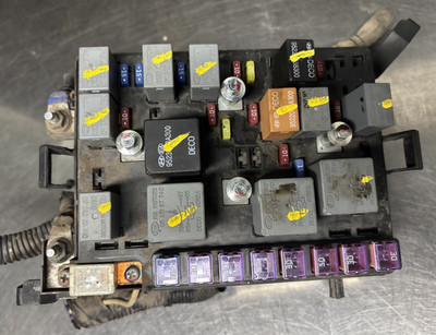 2007-2009 Kia Spectra Engine Bay Fuse Box relay Center w. manual climate control