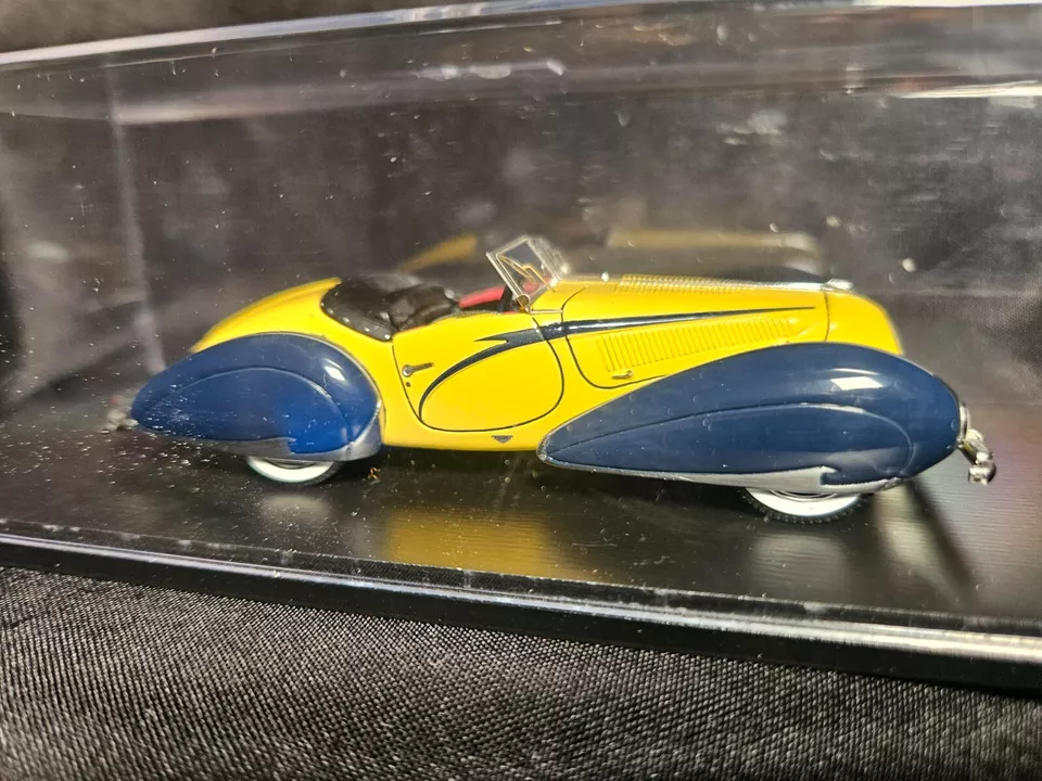 Spark Models '39 Talbot Lago 150C Figoni/Falaschi Roadster 1:43 Scale Inv. #3826 - Image 2 of 3