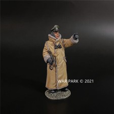 WAR PARK MINIATURES 1:30 WW2 GERMAN KH087 GERMAN OFFICER B IN WINTER COAT