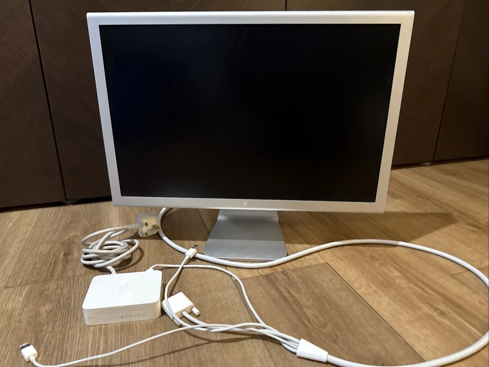 APPLE MAC CINEMA DISPLAY MONITOR A1082 23" 90GHZ 1920x1200 WIDESCREEN (UNTESTED) - Image 3 of 4