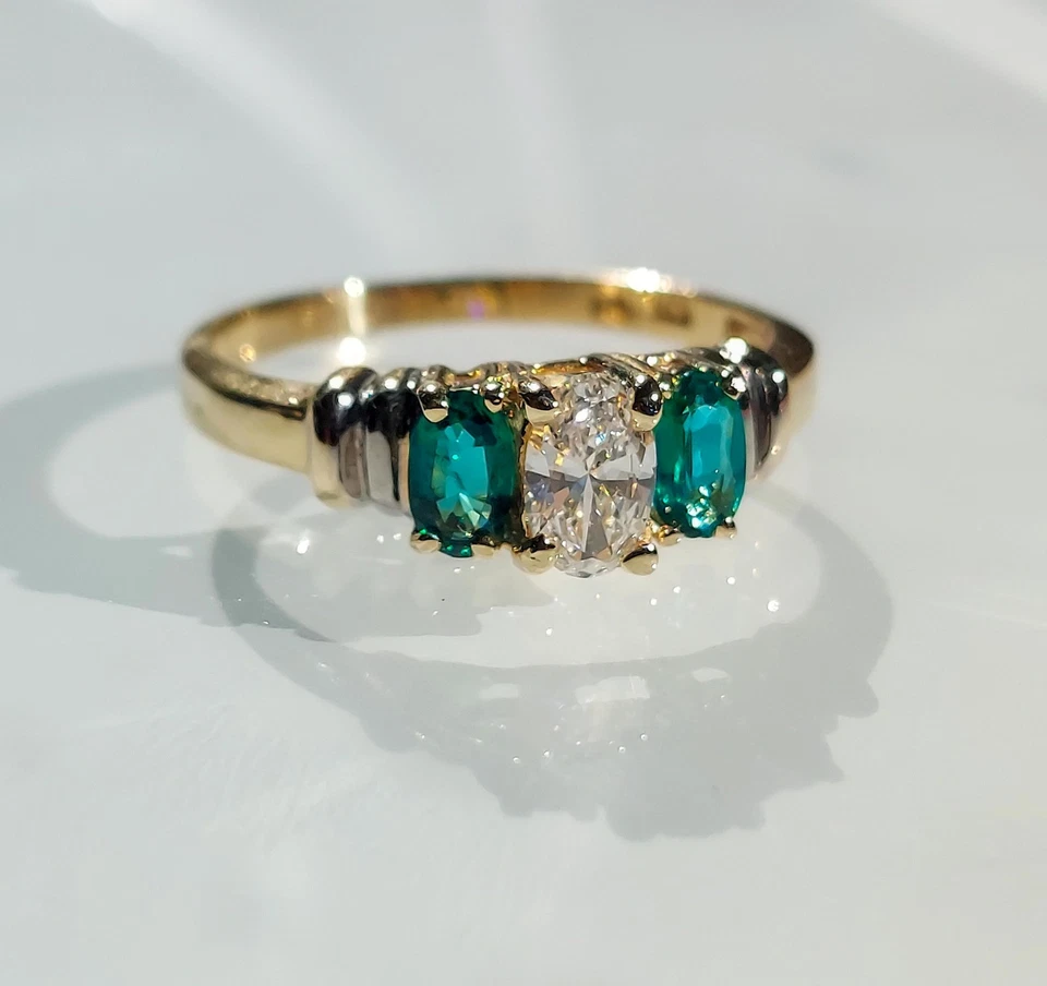 Estate Ring, 0.75 ctw 10k gold, Emeralds with certified diamond, Size 7.5 Oval - Image 3 of 4
