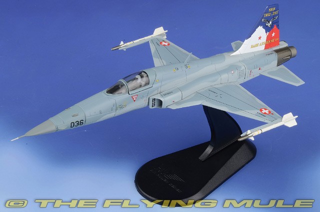 No271 1/72 Northrop F-5E Tiger Ⅱ Amazon.com: Hobby Boss F-5E Tiger II Fighter Airplane Model