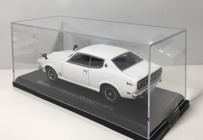 Miniature Norev Collection Japon 1/43 - Datsun Bluebird 1961, état Neuf Sous Boîtier Acrylique