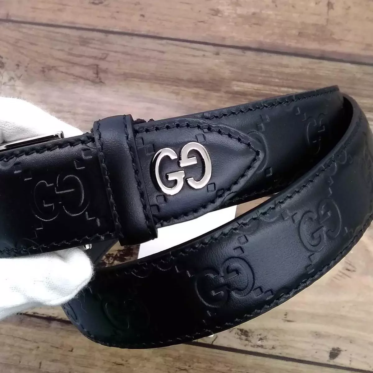 Signature GG-logo leather belt | Gucci