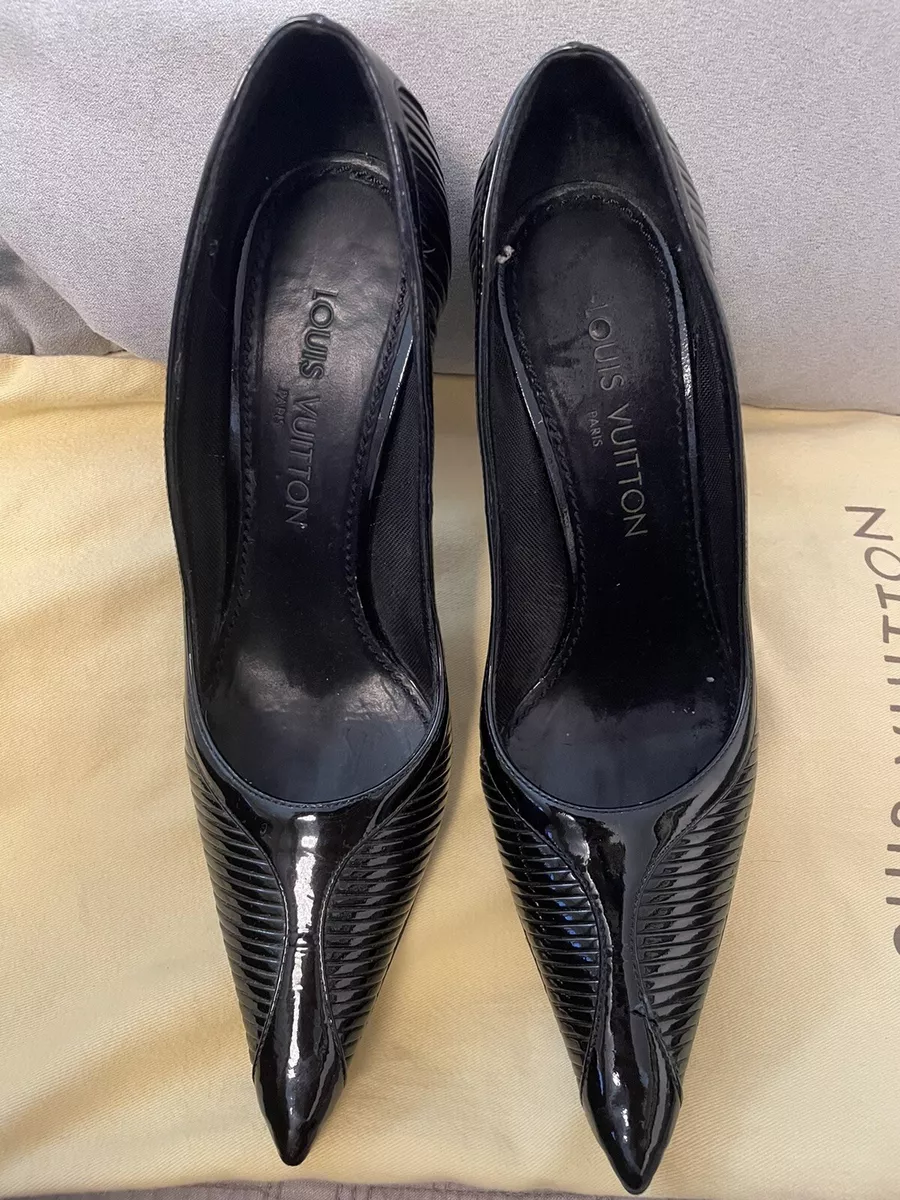 Louis Vuitton Black Leather Logo Pointed Toe Pumps Size 38 Louis Vuitton