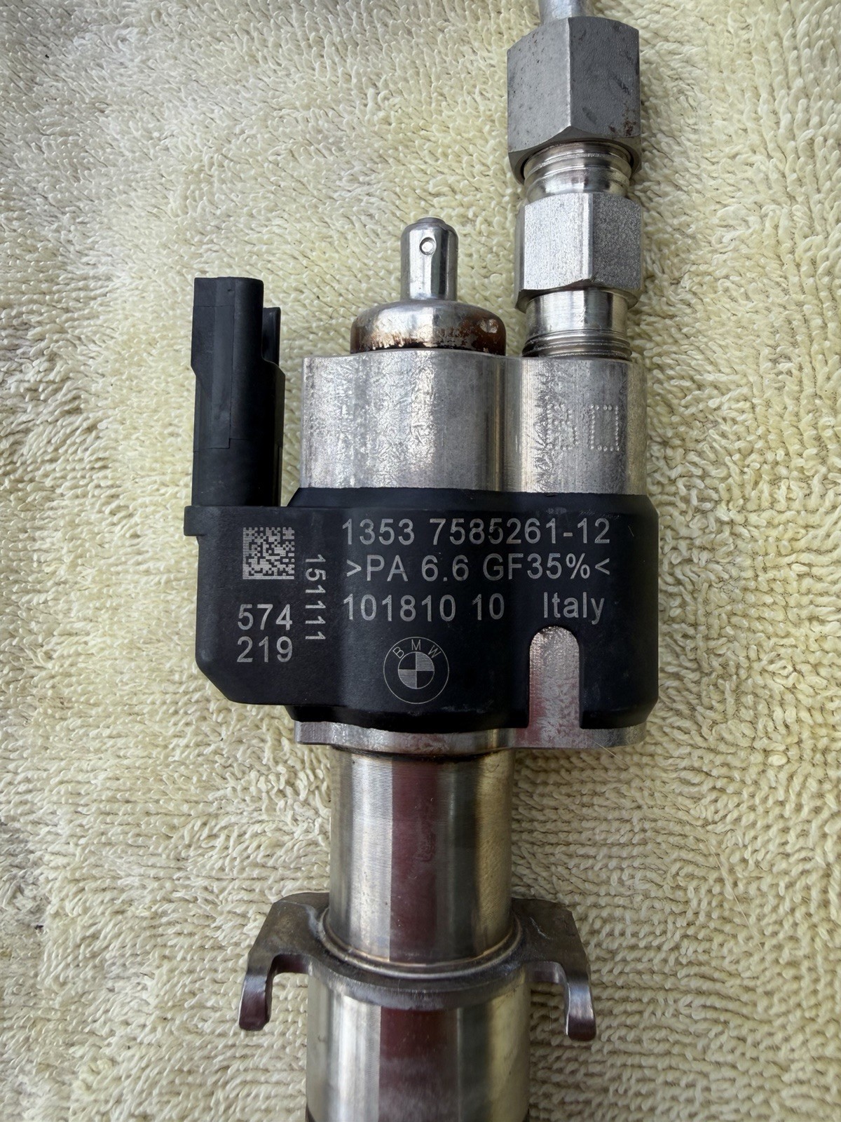 Rolls-Royce Ghost Fuel injector P/N 13537585261