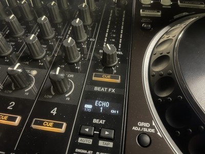 Pioneer DDJ-1000SRT DJ Controller with A Brand New Magma Case