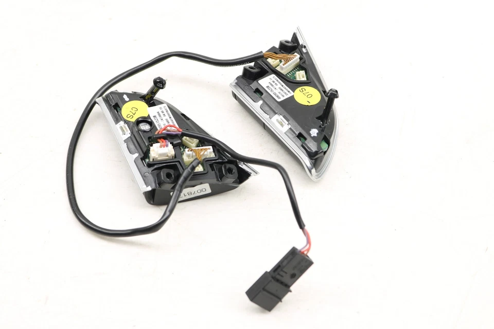 2013-2014 AUDI S8 - Steering Wheel Control Button / Switch 4H0951523B - Image 3 of 4