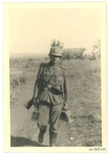 Genuine Photo 335th ID Grenadier with MG Box Camouflage Helmet Camo Steel Helmet in Ukraine 1943
