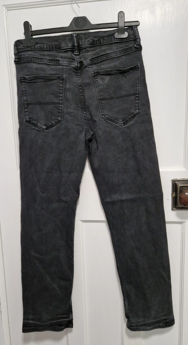 Picture 2 of 4