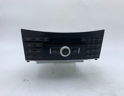 Mercedes Benz E-Klasse W212 Autoradio Radio CD Headunit A2129069900