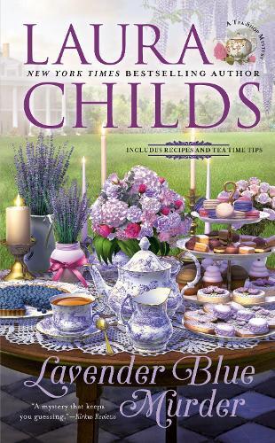Laura Childs Lavender Blue Murder (Tascabile)