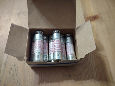 LOT OF 7 Gould Shawmut TR3/10R Tri-Onic Fuses 3/10A 250V