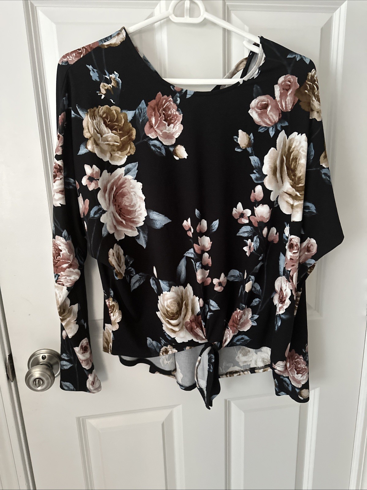Women's Long Sleeve IZ BYER Floral Blouse Black Size L Excellent Condition