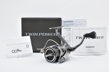 Shimano 24 Twin Power 2500SHG Spinning Reel Near Mint From Japan 2884