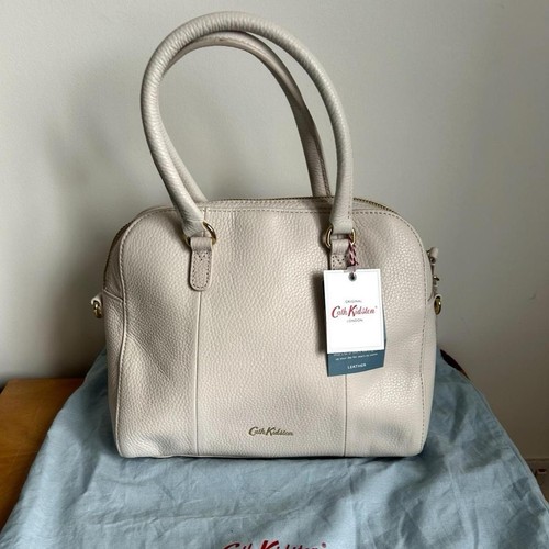 BRAND NEW WITH TAGS Cream Floral Cath Kidston Handbag With Shoulder Strap - Picture 3 of 7